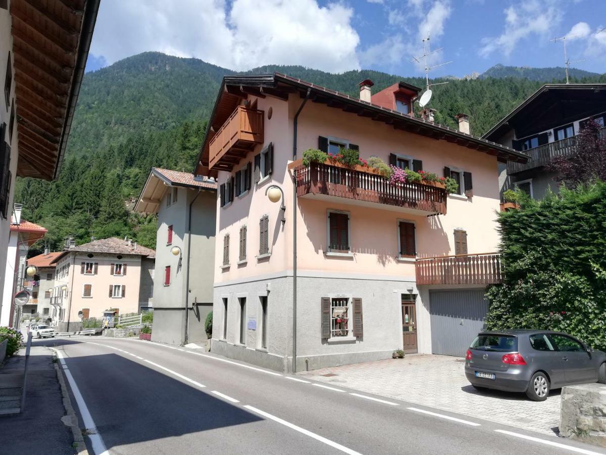 Appartamento Collini Spiazzo  Luaran gambar